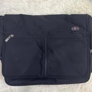 Victorinox Expandable Business Briefcase, Laptop Case/Bag Black Swiss Army